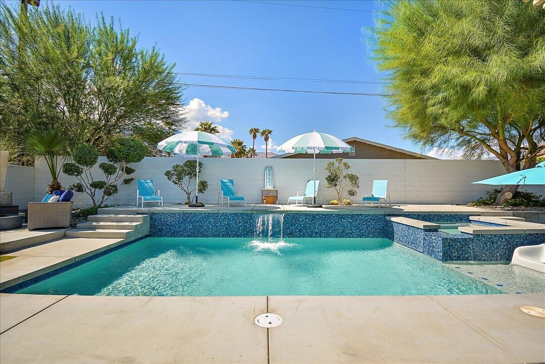 3005 N Chuperosa Rd in Palm Springs, CA - Building Photo