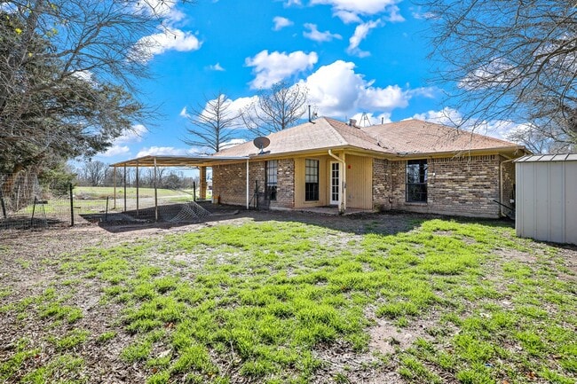223 E Pritchard Ln in Blue Ridge, TX - Building Photo - Building Photo
