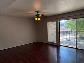 2822 S Bartell Dr in Houston, TX - Building Photo - Building Photo