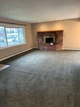 4943-4945 Vance Dr in Anchorage, AK - Building Photo - Building Photo