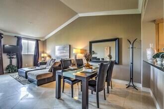 220 E Flamingo Rd in Las Vegas, NV - Building Photo - Building Photo