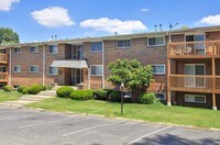 Building Photo - Iroquois Green Apartamentos in Louisville, Kentucky