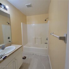 5235 30th St SW in Lehigh Acres, FL - Building Photo - Building Photo