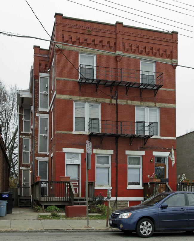 3610-3612 Warsaw Ave in Cincinnati, OH - Foto de edificio - Building Photo