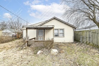 832 Waldemere Ave in Indianapolis, IN - Building Photo - Building Photo