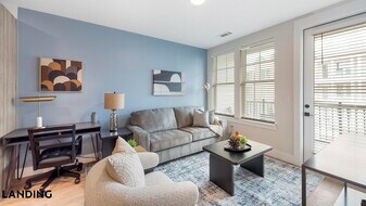 19020 Potts Pk Ln, Unit 8-206 in Davidson, NC - Building Photo