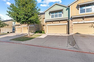 1620 Bryant Dr in Round Rock, TX - Building Photo - Building Photo