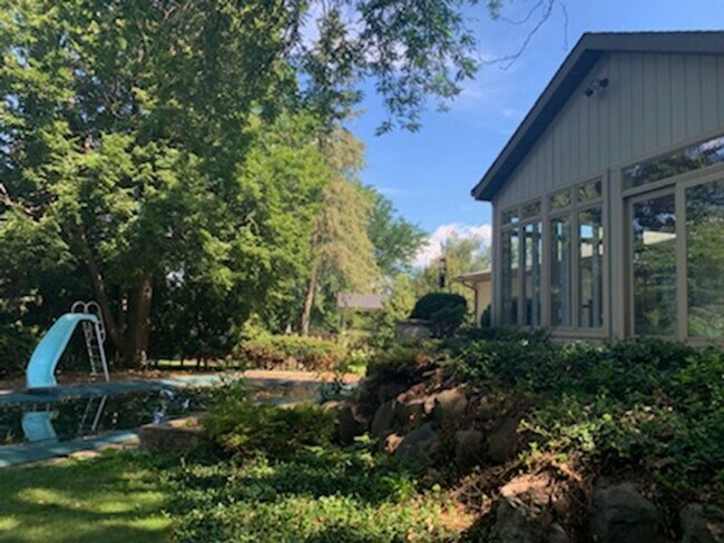 1308 Shirley St in Middleton, WI - Building Photo - Building Photo