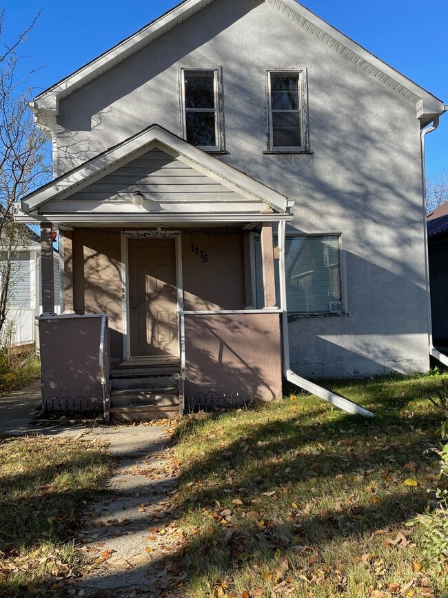 1115 Ave C North in Saskatoon, SK - Building Photo - Building Photo