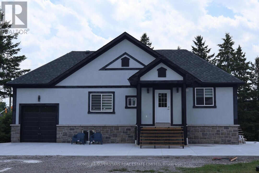 28 Estateview Cir in Brampton, ON - Building Photo