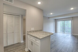Axis Apartments in Nashville, TN - Building Photo - Building Photo