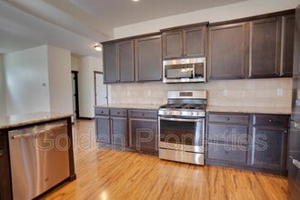 6677 N Gavin Loop in Coeur d'Alene, ID - Foto de edificio - Building Photo