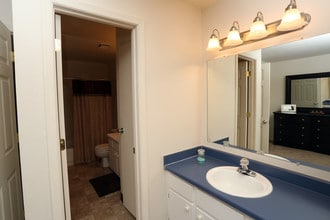 Meadows at Elk Creek in Elkton, MD - Foto de edificio - Interior Photo