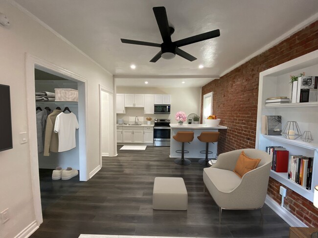 Flint 301 S Kenmore LLC
