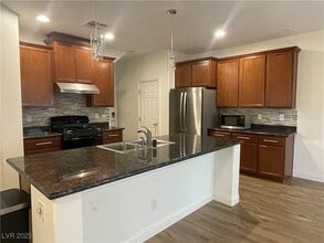 4 Ladasa Ct in Henderson, NV - Building Photo - Building Photo