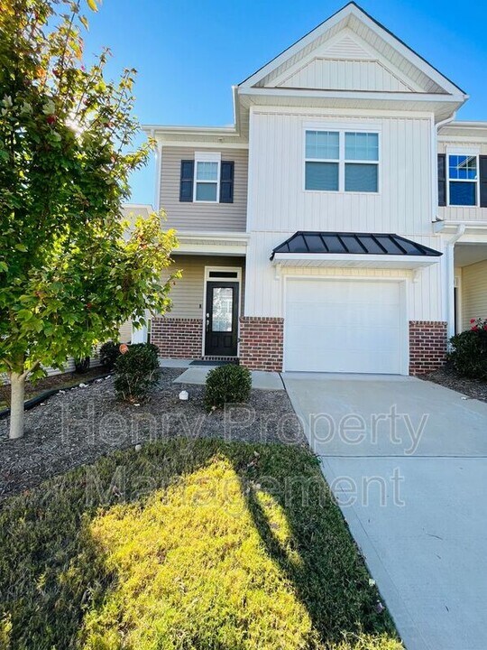 1018 Brightskies St in Morrisville, NC - Building Photo