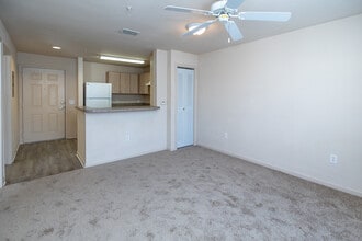 Madison Manor Apartments in Jacksonville, FL - Building Photo - Interior Photo