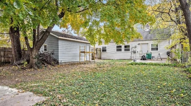 4926 J St in Lincoln, NE - Foto de edificio - Building Photo