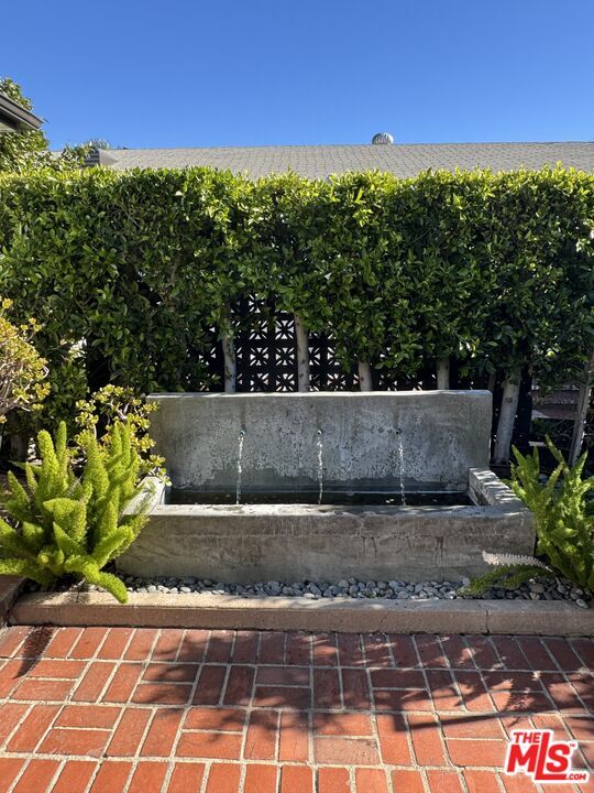 1228 N Crescent Heights Blvd in West Hollywood, CA - Building Photo - Building Photo