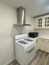 7911 Komalty Dr in Dallas, TX - Building Photo - Building Photo