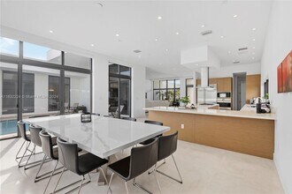 16539 Botaniko Dr N in Weston, FL - Foto de edificio - Building Photo