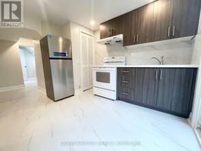 75 Madsen Crescent in Markham, ON - Building Photo - Building Photo