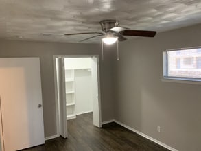 222 S Hampton Rd in Desoto, TX - Building Photo - Building Photo