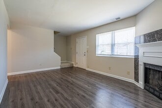 1108 Cousins Rd in Woodstock, GA - Building Photo - Building Photo