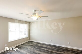 7221 60th Ave E in Cottondale, AL - Foto de edificio - Building Photo