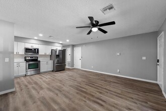 37745 Walker Aly in Dade City, FL - Building Photo - Building Photo