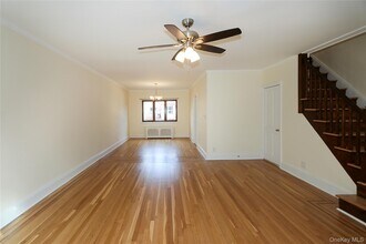 67-47 Kessel St in Queens, NY - Building Photo - Building Photo