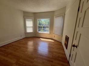 3904 N Albina Ave in Portland, OR - Building Photo - Building Photo