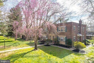 2822 Midvale Ave in Philadelphia, PA - Building Photo - Building Photo