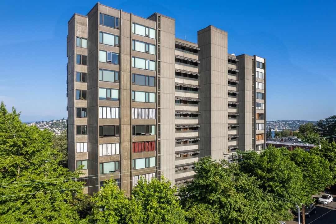 SHANNON CONDOMINIUM in Seattle, WA - Building Photo