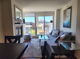 605-707 Courtney St in Victoria, BC - Building Photo