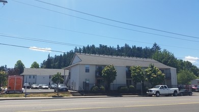 Foxstar Apartments in Portland, OR - Building Photo - Building Photo