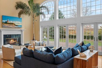 2995 Laurel Trail in Laurel, NY - Building Photo - Building Photo