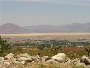 32478 Sapphire Rd in Lucerne Valley, CA - Building Photo - Building Photo