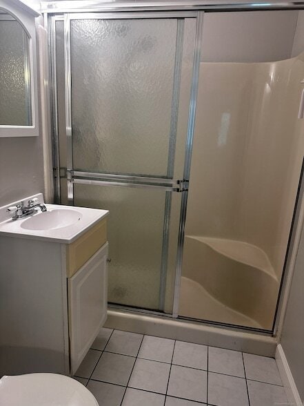 100 Oxbow Dr, Unit APT B3 in Glastonbury, CT - Foto de edificio - Building Photo