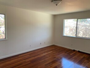 2860 Montana St-Unit -Unit B in Oakland, CA - Building Photo - Building Photo