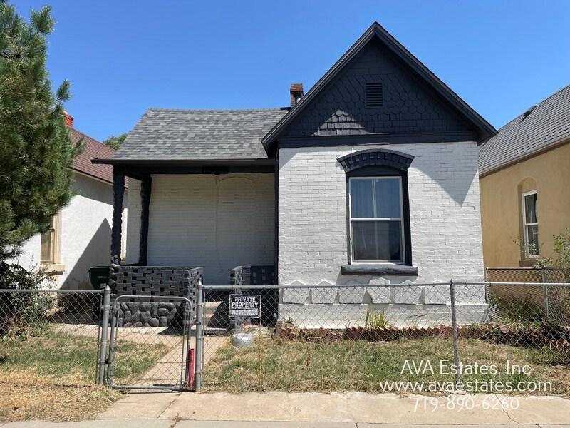 104 N Glendale Ave in Pueblo, CO - Foto de edificio