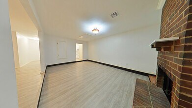 4623 SE Mieling Dr in Lawton, OK - Building Photo - Building Photo