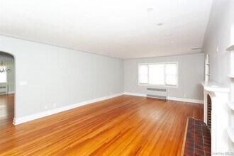 355 E Beech St in Long Beach, NY - Building Photo - Building Photo