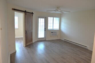 50 Myano Ln, Unit 4 in Stamford, CT - Building Photo - Building Photo
