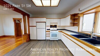 1025 Park St SW in Grand Rapids, MI - Building Photo - Building Photo