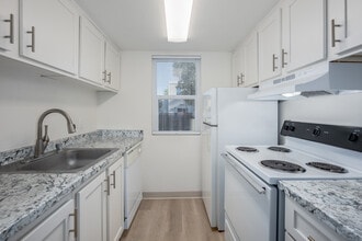 Cottage Bay Apartments in Sacramento, CA - Foto de edificio - Interior Photo