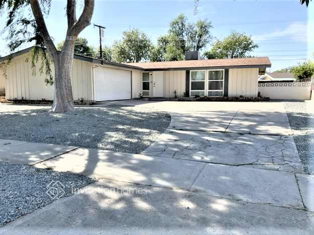 8893 Shawnee Ave in Riverside, CA - Building Photo