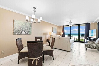 440 Seaview Ct in Marco Island, FL - Building Photo - Building Photo