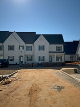 655 Cottage Grove Dr in Oxford, MS - Foto de edificio - Building Photo