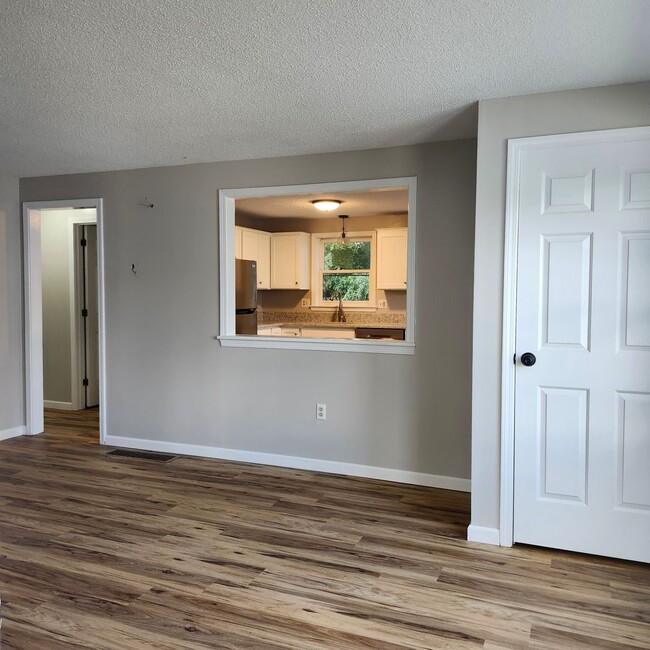 6A Pine Grove Ave in Nashua, NH - Building Photo - Building Photo
